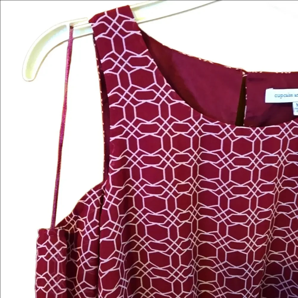 Cupcakes & Cashmere Women M Cold Shoulder Romper Dress Burgundy Geometric - Picture 5 of 11
